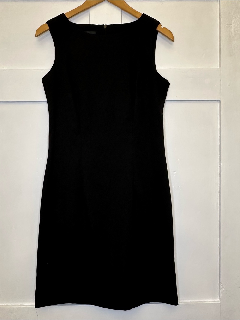Sleek Black Sleeveless Mini Dress - Timeless Women's Dress Sz 6